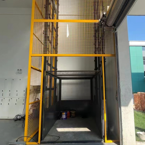 东乡导轨式升降机助力物流园破解运输难题