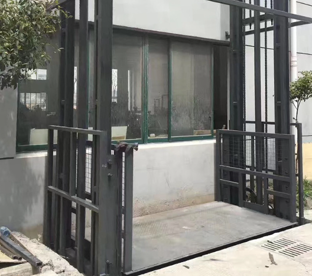 东乡导轨式施工升降机助力民生工程提速增效